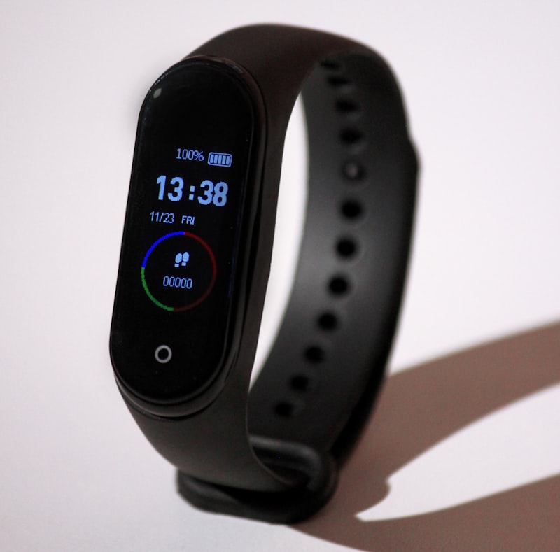 Bracelet Connecté Sport — Cardio, GPS, Sommeil