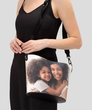 Idée cadeau Fête des Mères : Grand sac cabas en cuir de qualité supérieure, le choix parfait pour une maman organisée.