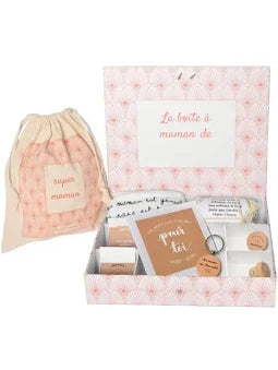 Le Petit Pousse Boite à maman remplie